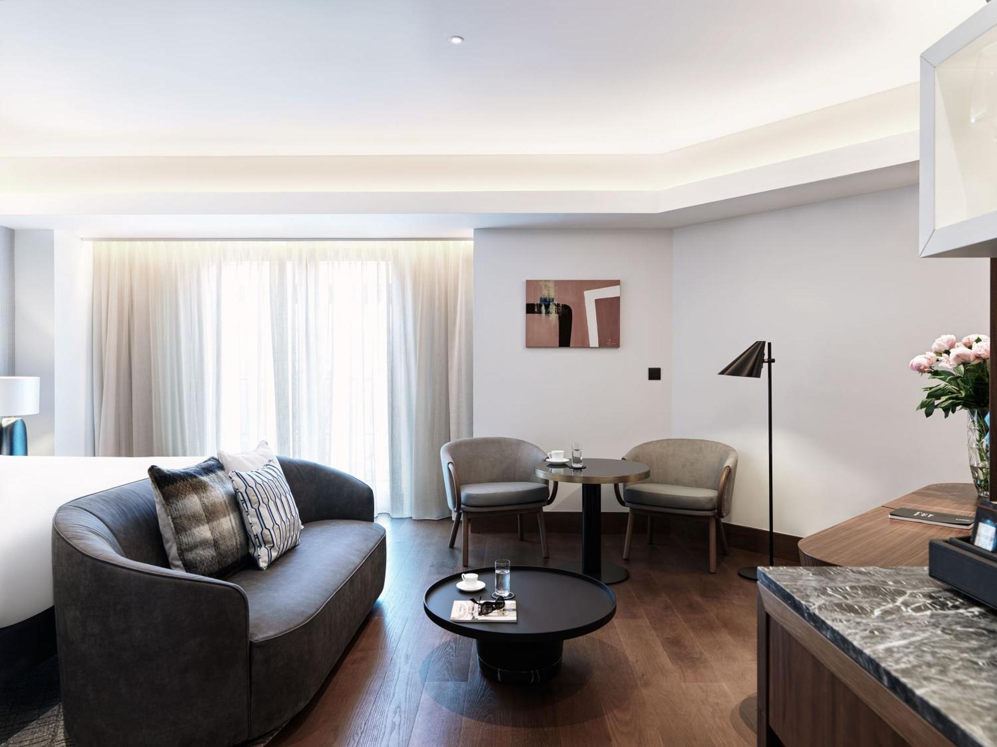 Deluxe King Suite,1458804490:JPEG