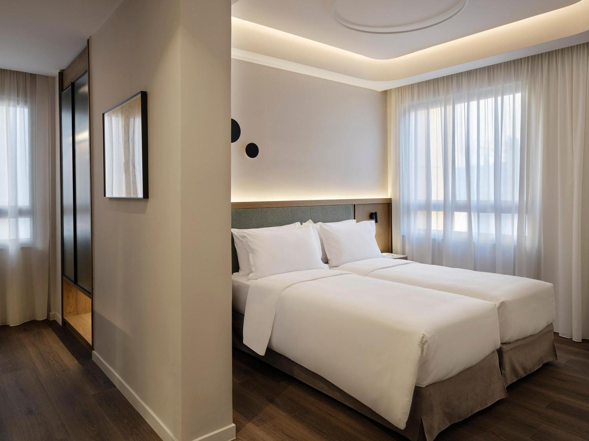 Cozy Triple Room,1683805699:JPEG